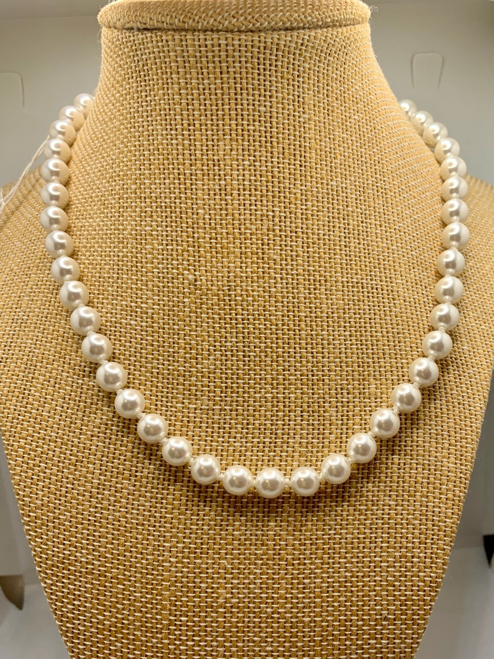Classic White Pearl Necklace by